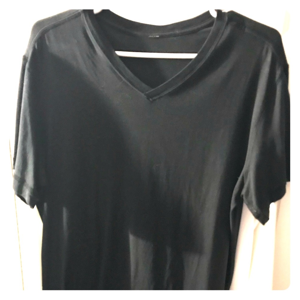 Lululemon Men’s V Neck Short Sleeve
